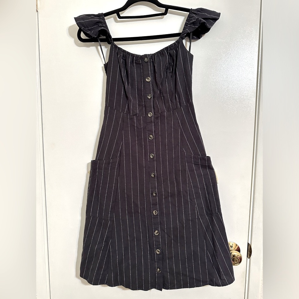 EUC LULUS Pinstripe Convertible Off The Shoulder Smocked Dress
